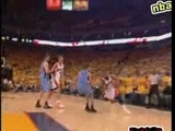 Baron Davis dunk sur Andre Kirilenko Dunks Video Basket NBA