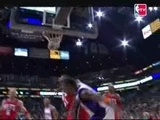 Amare Stoudemire dunk  une main sur Sean Williams Dunks Video Basket NBA
